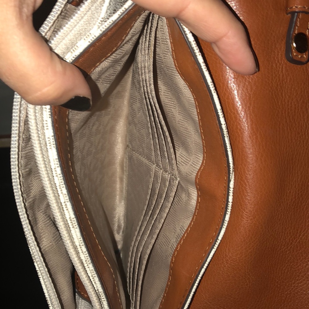 Michael Kors cross body purse - Picture 7 of 8